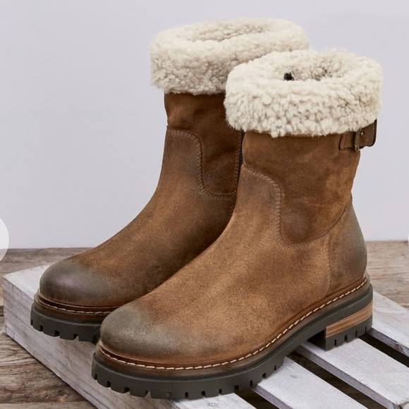 Celtic & Co Shoes - Shearling Cuff Ankle Boots Celtic & Co Women's Size 40